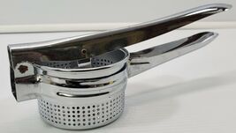 JJ) Stainless Steel Potato Ricer Masher Kitchen Gadget Tool Arts Crafts - €5,12 EUR