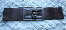 Women&#39;s Brown Elastic 3 in Belt Snaps In Back ~M~ - £7.32 GBP