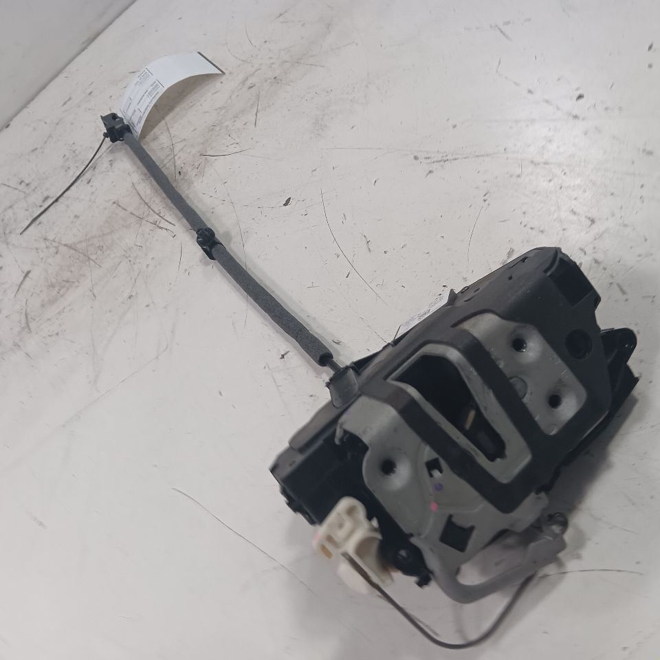 Ford Focus Door Latch Lock Right Passenger Front  2018 2017 2016 2015 - $43.94