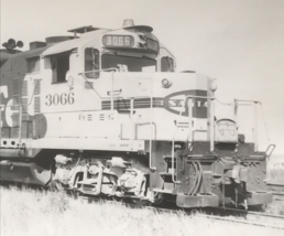 Atchison Topeka &amp; Santa Fe Railway Railroad ATSF #3066 GP20u Electromotive Photo - £7.58 GBP
