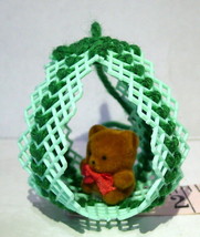 Vintage Hand Made Mesh plastic and Yarn Ornament with teddy bear 1984 - £3.89 GBP