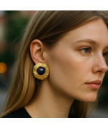 Chic 1960’s Faux Black Obsidian Gold Tone Clip On Earrings - $370.63 MXN