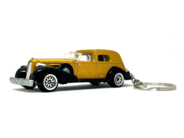 Hot Custom Car Keychain Rolling Wheels Race Car Keychain 1935 Cadillac - £14.18 GBP
