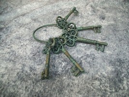 Cast Iron Ring Skeleton Keys Costume Prop Victorian Dungeon Jail Prison Haunted - £11.92 GBP