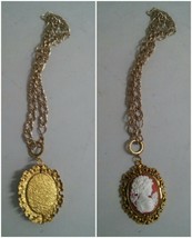 Cameo Brooch Costume Jewelry Necklace Red Background - $377.73 MXN