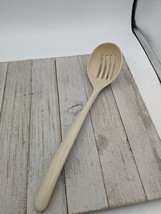 Vintage Unbranded Beige Slotted Nylon Plastic Serving Spoon USA 11 3/4&quot; - £8.03 GBP