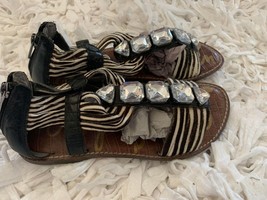 EUC Sam Edelman &quot;Galina&quot; Zebra Stripe Fur Sandals Size 7.5 - £24.52 GBP