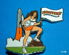 Hooters Astronaut Girl Nasa Rocket Center Huntsville Al Alabama Lapel Pin - £14.42 GBP