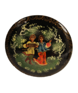 Russian Folk Couple Hand Painted 2 Inch Diameter Pin Very Detailed - $243.11 MXN