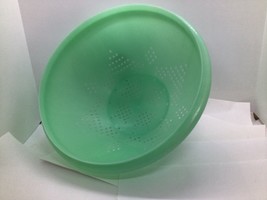 Tupperware #339 Jadeite Green Footed Colander Strainer Star Pattern Vint... - $6.93