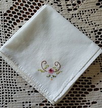 Set of Five (5) Cloth/Fabric Napkins ~ 15&quot; x 15&quot; ~ Embroidered Corner Design - £20.59 GBP