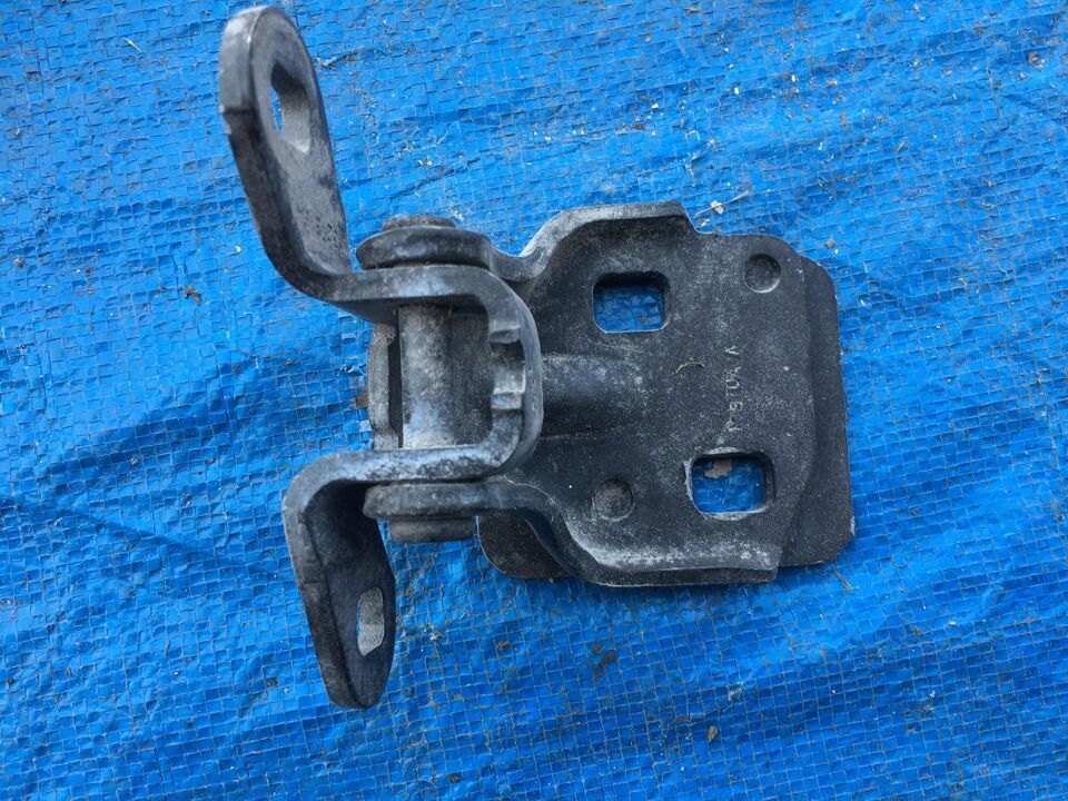 96 97 98 99 SATURN S SERIES LEFT RIGHT DOOR HINGE UPPER LOWER L R DRIVER... - $6.05