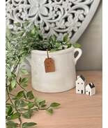 White Ceramic Pot with Tag - 15cm - €29,38 EUR