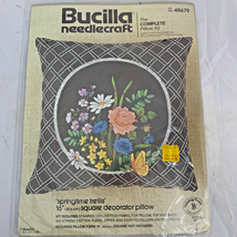 Bucilla Springtime Trellis Needlecraft 16&quot; Decorator Pillow Kit NEW Vintage - £14.87 GBP