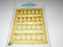 HO SCALE -BACHMANN- 2304- RAILROAD &amp; STREET SIGNS- 24 PIECES - NEW- H76 - $1.85