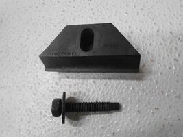 2011 Cadillac CTS Battery Hold Down Clamp with Bolt - $38.75 CAD