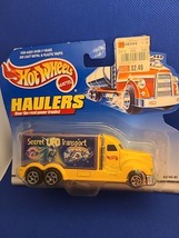 1998 Hot Wheels 65743-82 Haulers SECRET UFO TRANSPORT Truck Yellow/Purpl... - $7.69