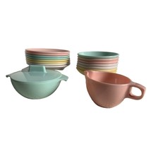 Vintage Melmac Dishes Lifetime Ware Pastel Bowls Plates Sugar Bowl Creamer set - £52.70 GBP