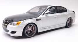 Maisto 1:18 Bmw M5 White Diecast Special Edition All Stars - $40.59