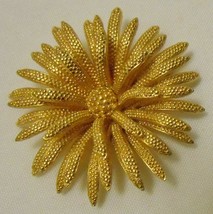 D&#39;ORLAN Vintage 3D FLOWER Statement BROOCH Pin Textured Gold Tone Heavy - £54.84 GBP