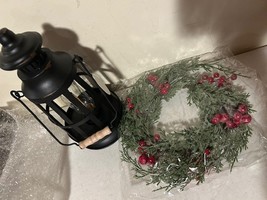 Christmas spruce pine wreath with Black led lantern image 4