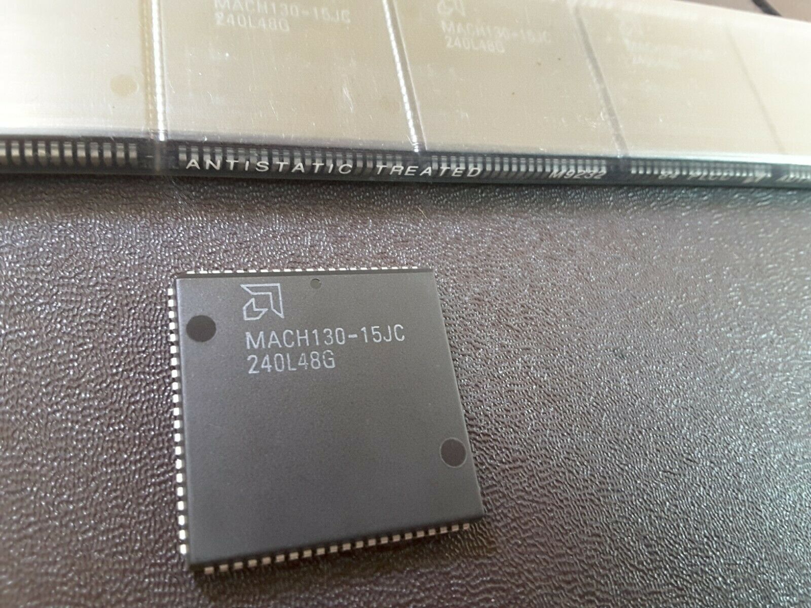 AMD MACH130-15JC 64 4CELL EEPLD 15NS PLCC-84 NEW $15 - $14.61