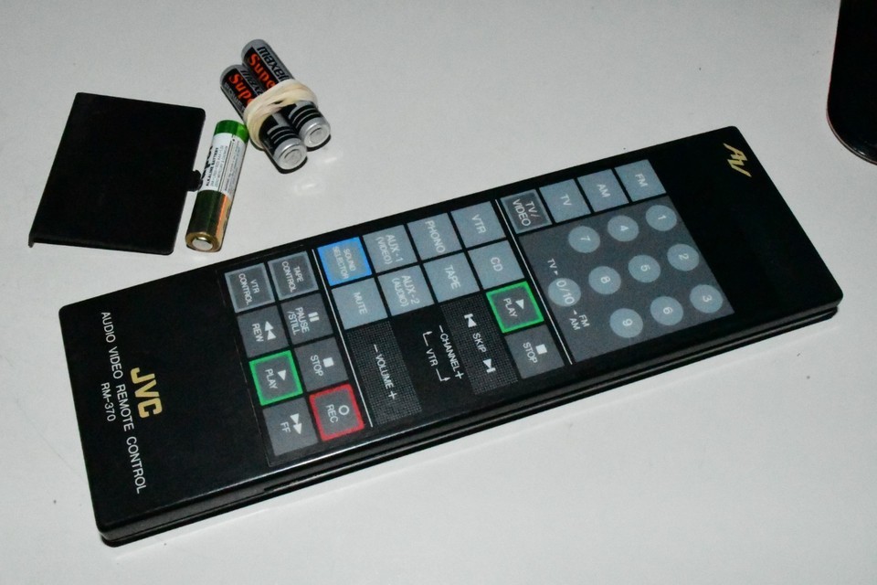 JVC RM-370 RECEIVER Remote Tested W Batteries RARE OEM GENUINE - $43.20