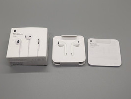 Apple Compatible Headphones (3.5mm, Wired, White) - MNHF2AM/A - £10.38 GBP