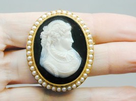 EXQUISITE 18k Highly Detailed Agate Hard Stone Cameo Pearls Pin Pendant - £801.83 GBP