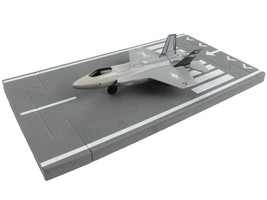 Lockheed Martin F-35 Lightning II Aircraft Gray &quot;Joint Strike Fighter&quot; with Runw - £13.91 GBP