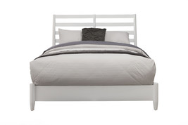 Melbourne Queen Bed, w/ Slat Back Headboard, White - $17,231.79 MXN