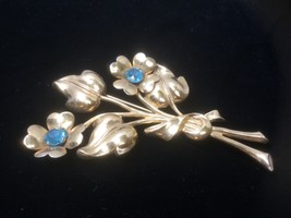 CORO Signed Vintage Brooch Flower Leave Design Sapphire Blue Rhinestones - £10.89 GBP