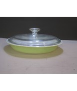 Vintage Pyrex Lime Green 909 9&quot; Pie Plate Solid With Glass Lid USA - $31.68