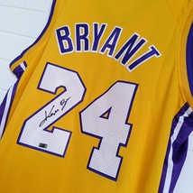 Kobe Bryant #24 Signed Autographed Los Ángeles Lakers Jersey Yellow - COA - $380.00