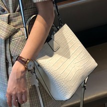 N 2021 new crocodile pattern shoulder bag cowhide leather handbags female fashion solid thumb200
