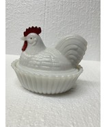 Westmoreland Milk Glass Rooster on Nest Red Comb Lidded Split Tail Vintage - $752.67 MXN