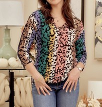 Dear Scarlett colorful 3/4 sleeve top in Leopard Multi - £23.94 GBP