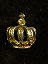 Gold Tone Crown Lapel Pin with Green Yellow Red &amp; White Faceted Faux Gems - £7.50 GBP