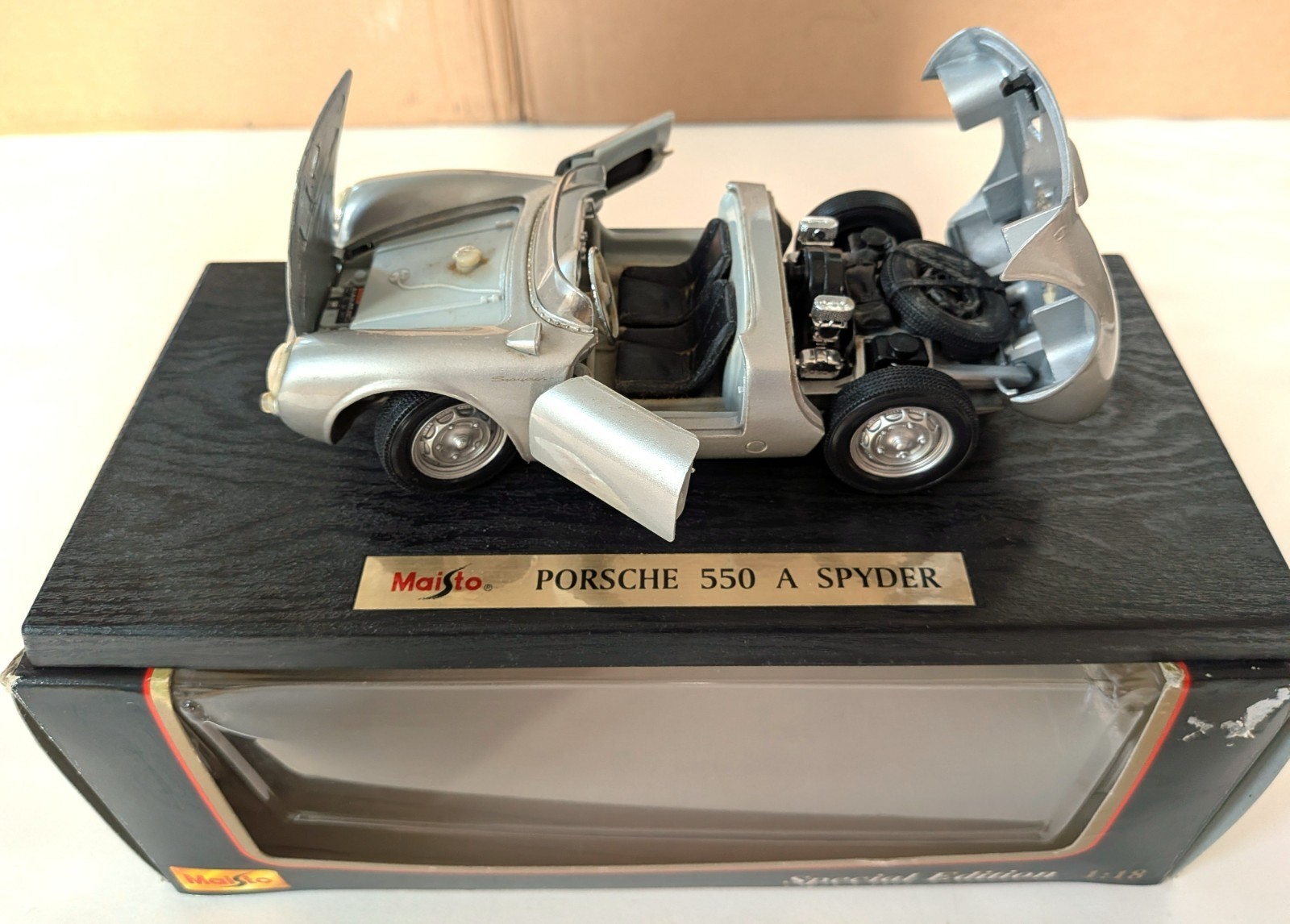 Maisto 1:18 Die Cast Special Edition Porsche 550 A Spyder - NOS - FREE SHIPPING Item image 2