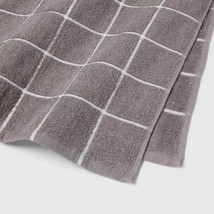 Room Essentials Everyday Bath Towel 30&quot; X 54&quot; Gray/White Windowpane Plaid - £3.12 GBP