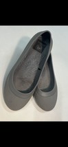 Crocs Women&#39;s Size 8 Mammoth Gray Taupe Fleece Lined Ballet Flats Casual - £13.44 GBP