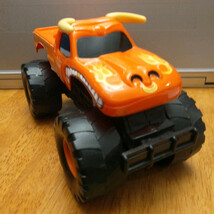 Hot Wheels 2011 A Monster Jam 1:24 El Toro Loco Sound Smashers Rare Works - $19.34