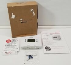 MSC) Honeywell RTH221B1021A Programmable Home Thermostat - $20.68 CAD