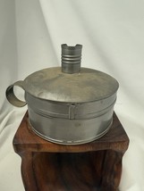 Primitive 19th C Style VTG Metal Tin Tinderbox Candle Holder Full Flint ... - €84,21 EUR