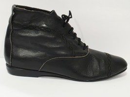 Newport News BLACK LEATHER Ankle Boot Bootie Flat Lace Up Cap Vintage 8.... - $39.99