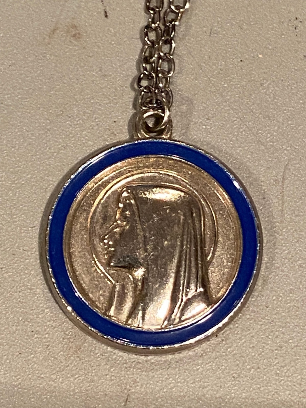 11&quot; Our Lady Of Lourdes Silver Tone Pendant w/Chain *Pre-Owned/Nice* c2 - $11.99