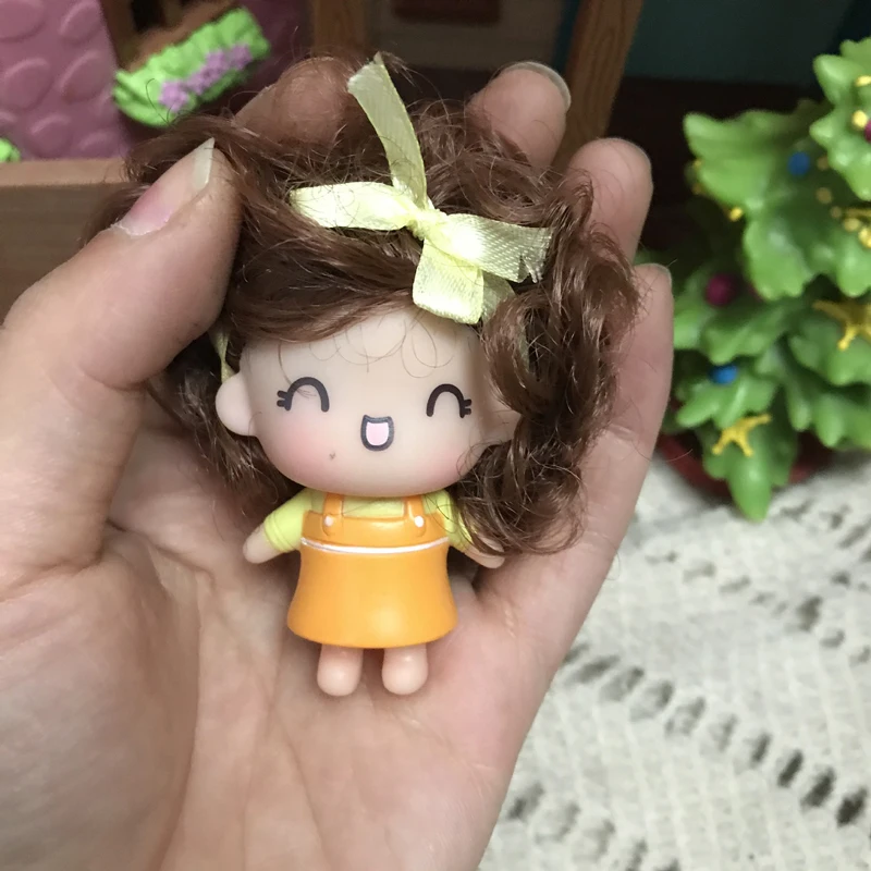 Play 1Pcs Mini Cute Laugh Girl Figure Doll Model Home Decor Office Collection To - £23.63 GBP