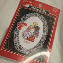 VTG Holiday Time Cross Stitch Kit Lace Ornament 3.5&quot; X 5&quot; 2000 Bunny W/ Presents - £4.79 GBP