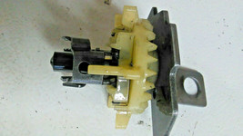 Briggs &amp; Stratton Model 128802-1129-01 Governor/Oil Slinger 691997 - $12.36
