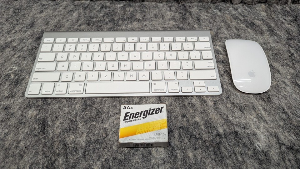 Apple A1314 Bluetooth Slim Aluminum Keyboard &amp; A1296 Wireless Tactile Mouse - $47.99